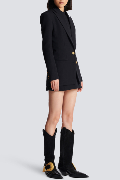 Gracefully Styled Garment for Any Occasion