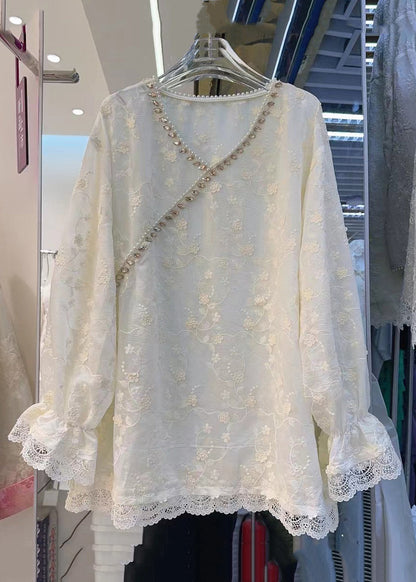 Sophisticated Blouse with a Clean Classic Look