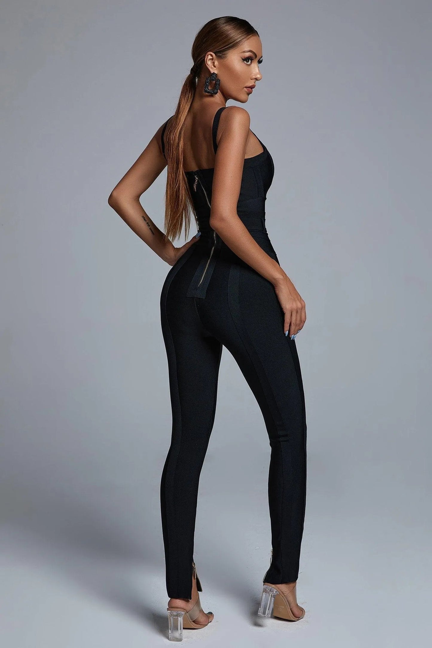 Well Tailored Garment with a Graceful Silhouette