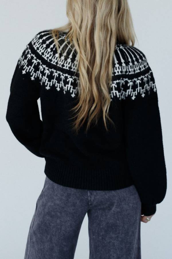 Classic Vintage Sweater with a Flattering Fit