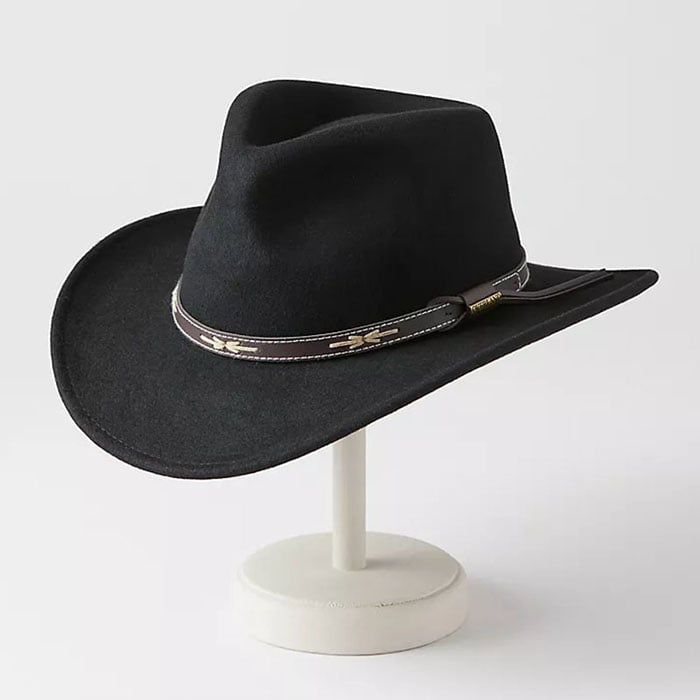 Effortlessly Elegant Garment with a Timeless Design