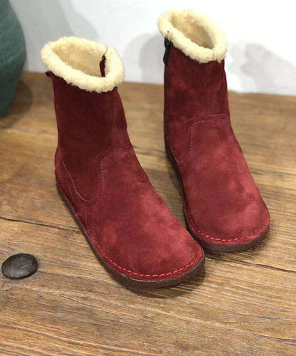 Effortlessly Elegant Boots with a Timeless Design