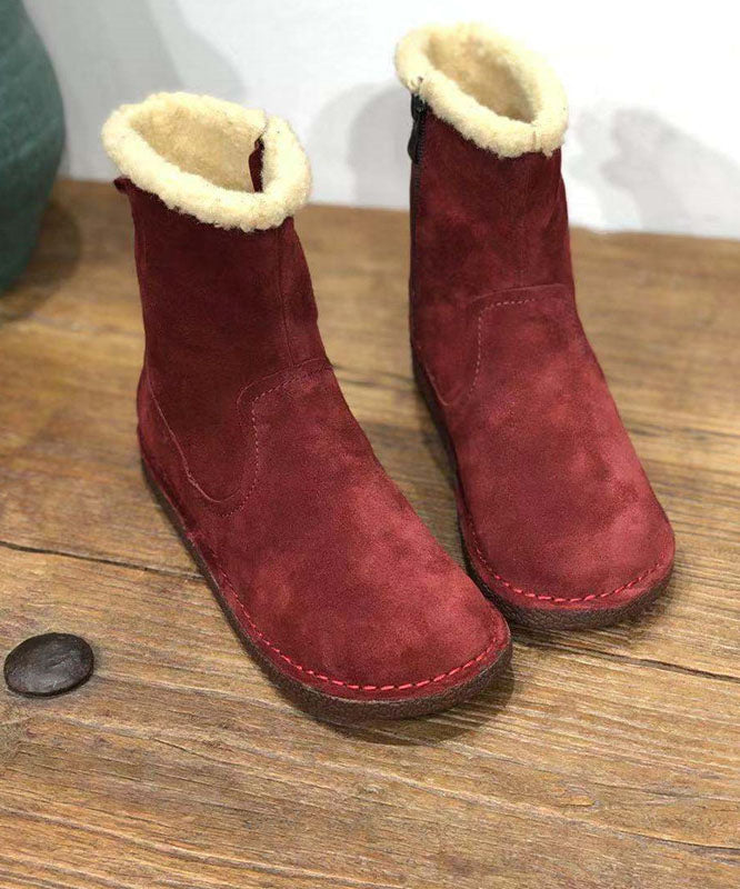 Effortlessly Elegant Boots with a Timeless Design
