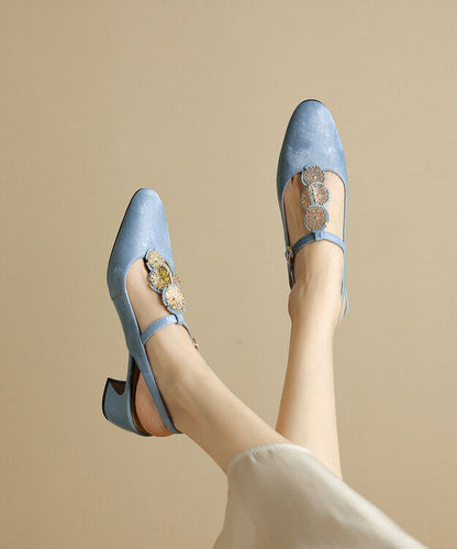 Classic Vintage Sandals with a Flattering Fit