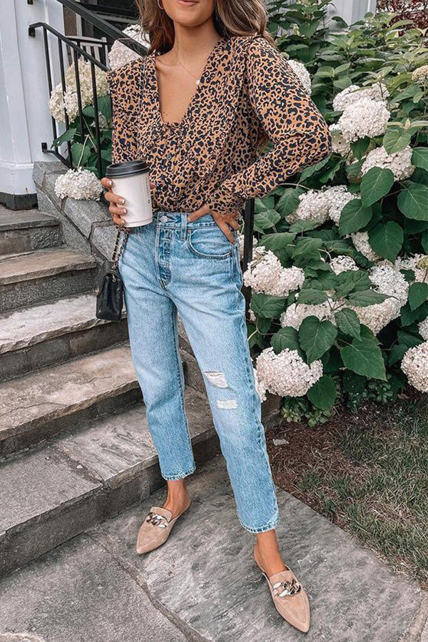 Classic Vintage Blouse with a Flattering Fit