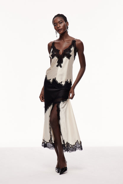 Beautifully Finished Garment in a Timeless Design