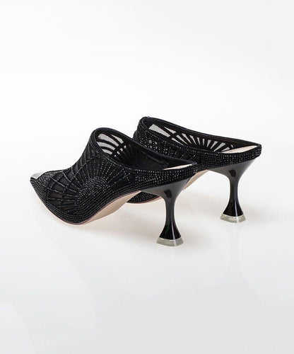 Well Tailored Heels with a Graceful Silhouette