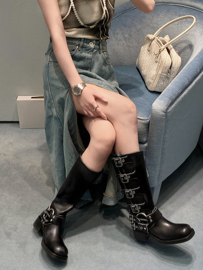 Beautifully Finished Boots in a Timeless Design