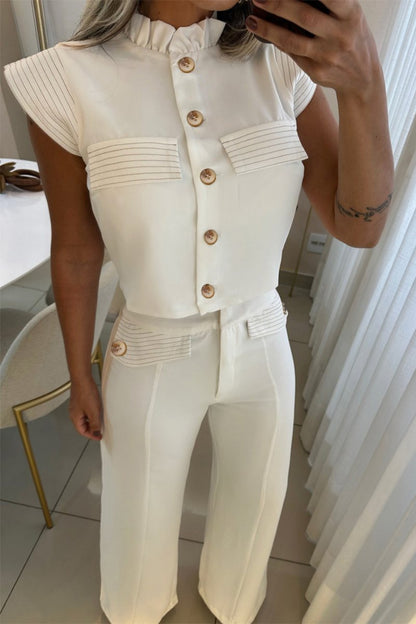Effortlessly Elegant Garment with a Timeless Design