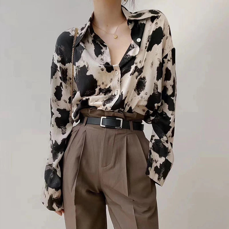 Beautifully Crafted Blouse in a Classic Style