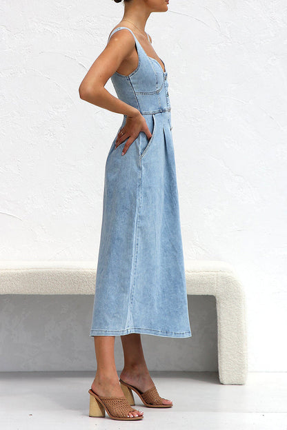 Classic Vintage Dress with a Flattering Fit