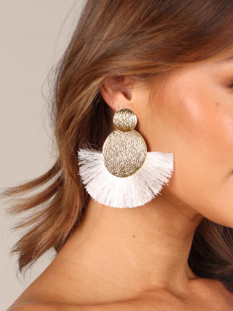 Gracefully Styled Garment for Any Occasion