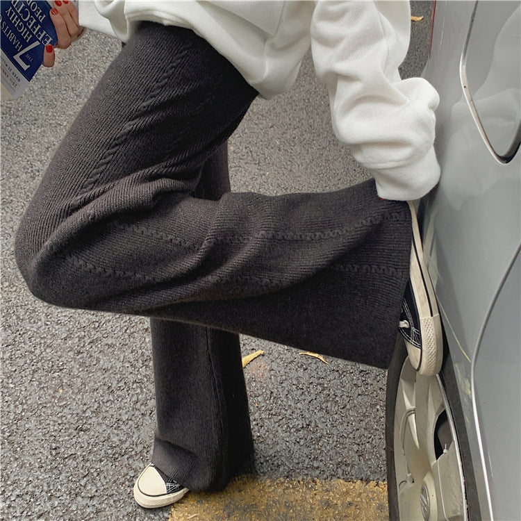 Well Tailored Pants with a Graceful Silhouette