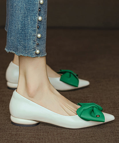 Effortlessly Elegant Shoes with a Timeless Design