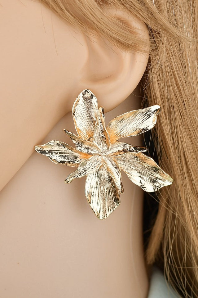 Beautifully Finished Garment in a Timeless Design