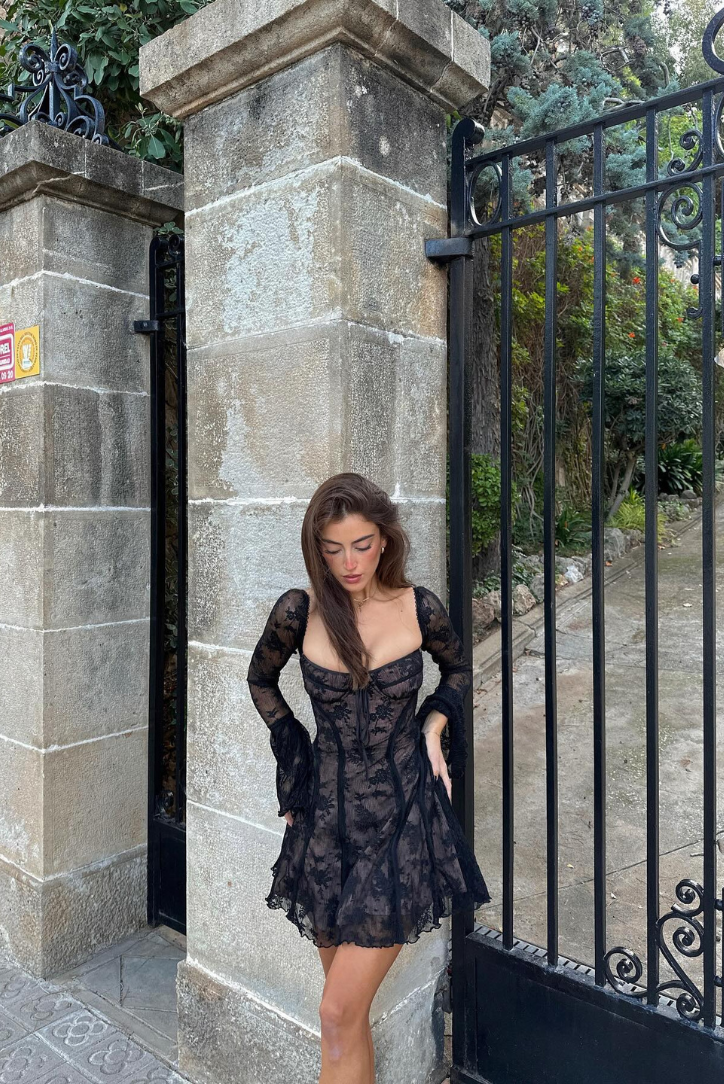 Gracefully Styled Dress for Any Occasion