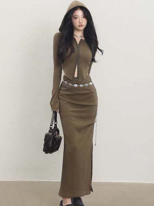 Well Tailored Top with a Graceful Silhouette