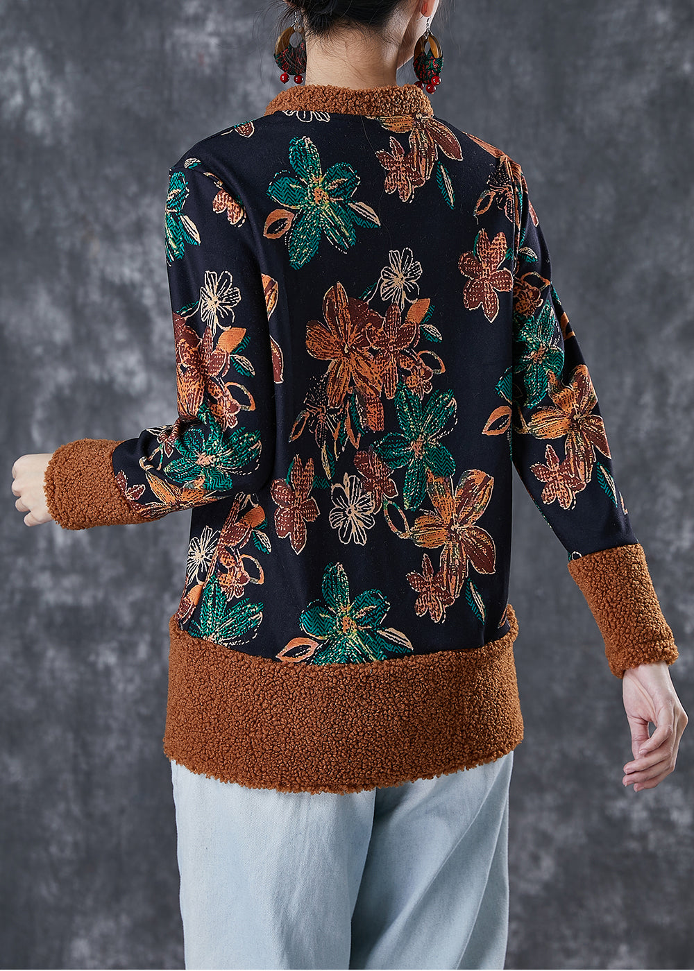 Elegantly Styled Coat for Everyday Wear