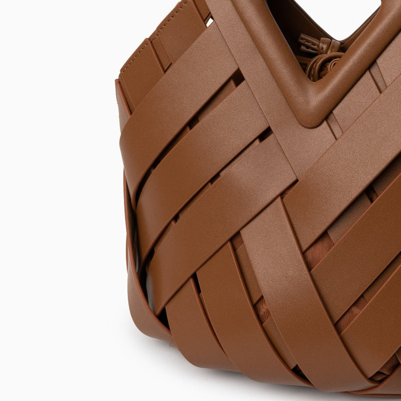 Well Tailored Bag with a Graceful Silhouette