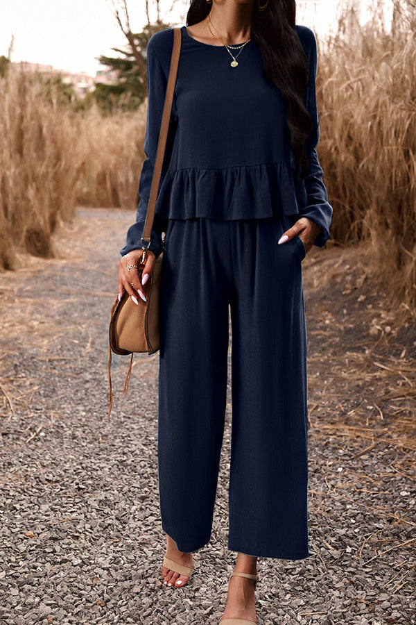 Well Tailored Trousers with a Graceful Silhouette