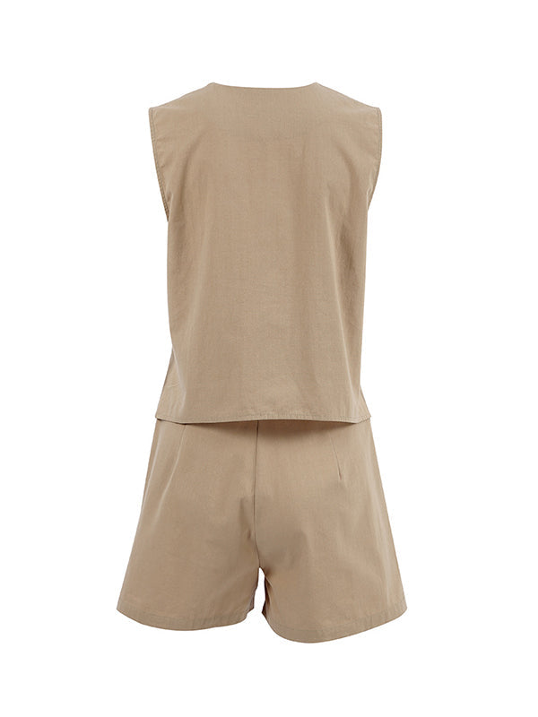Well Tailored Top with a Graceful Silhouette