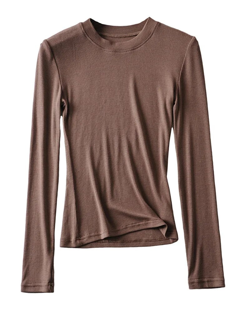Well Tailored T-Shirt with a Graceful Silhouette