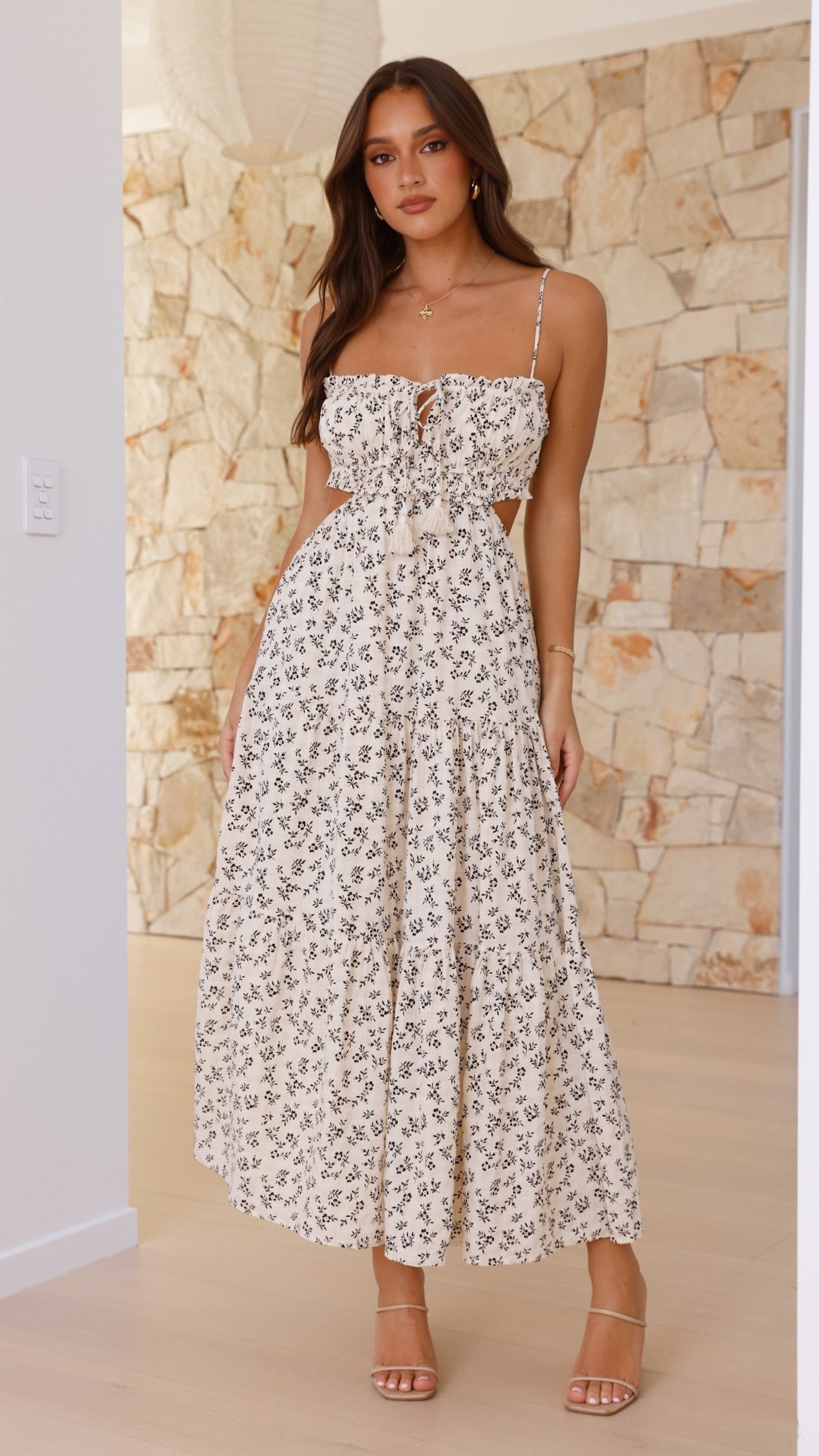 Beautifully Crafted Dress in a Classic Style