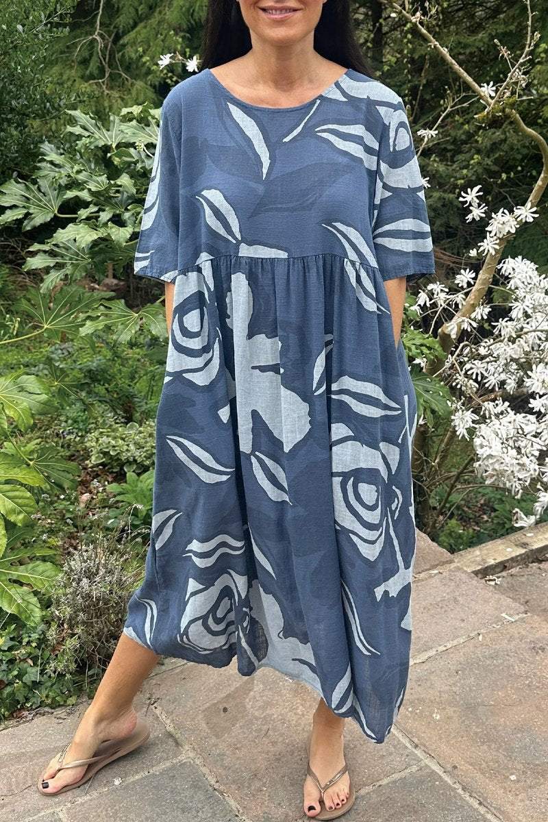 Sophisticated Dress with a Clean Classic Look