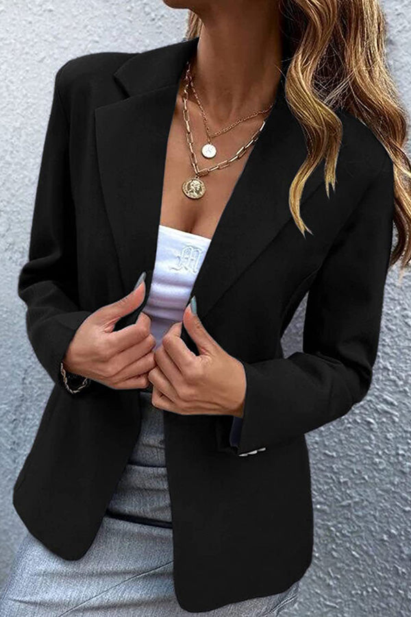 Well Tailored Coat with a Graceful Silhouette