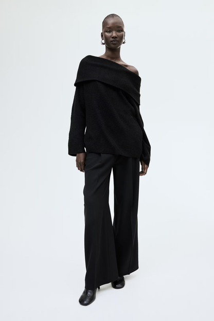 Well Tailored Top with a Graceful Silhouette