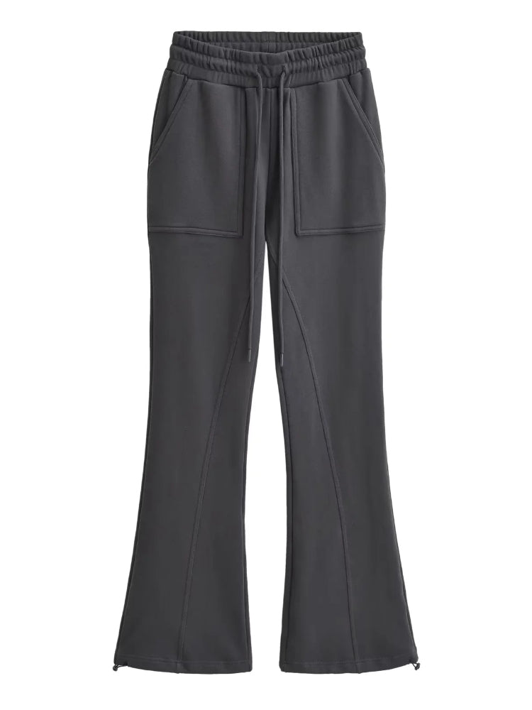 Effortlessly Elegant Pants with a Timeless Design