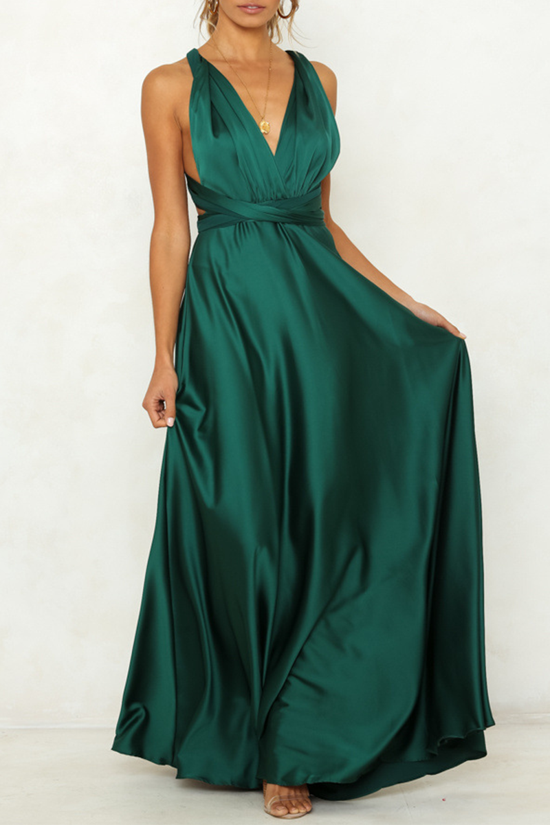 Beautifully Finished Dress in a Timeless Design