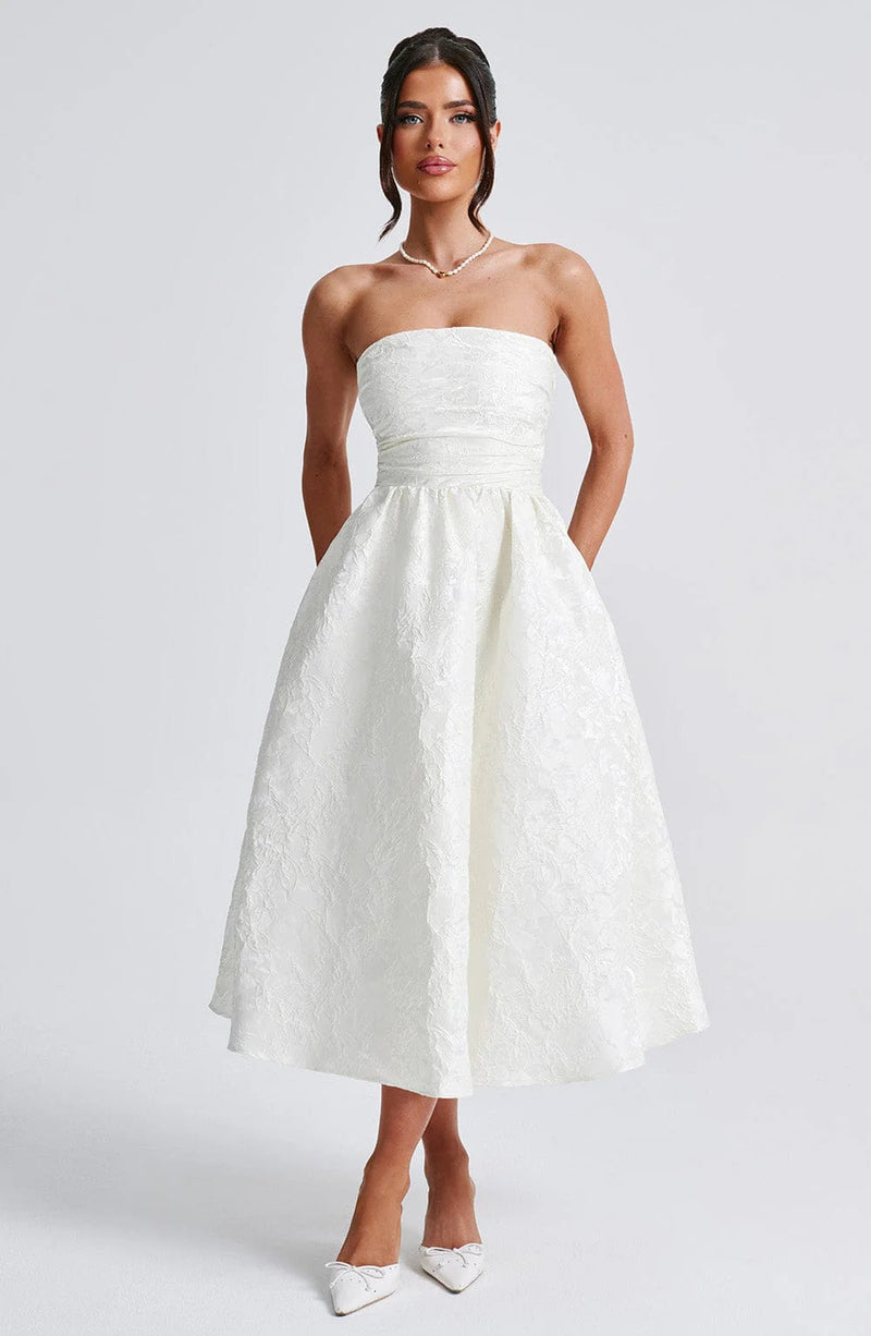 Gracefully Styled Dress for Any Occasion