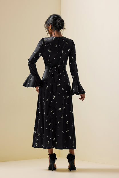 Classic Vintage Dress with a Flattering Fit