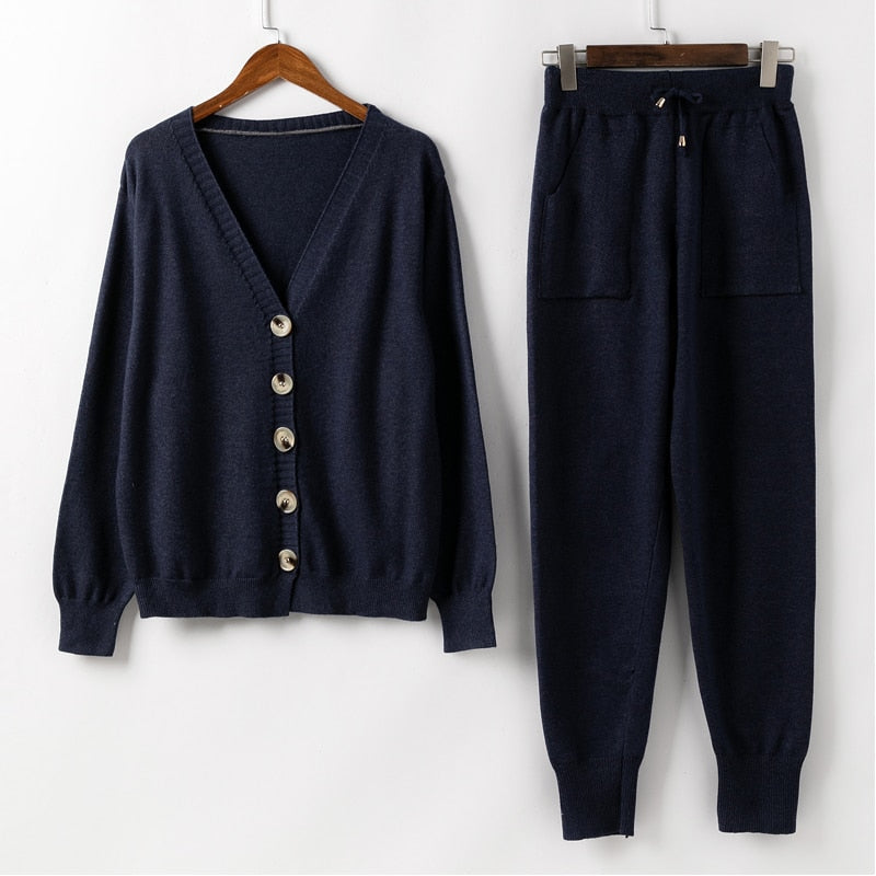 Beautifully Finished Sweater in a Timeless Design