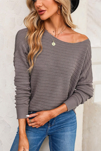 Effortlessly Elegant Sweater with a Timeless Design