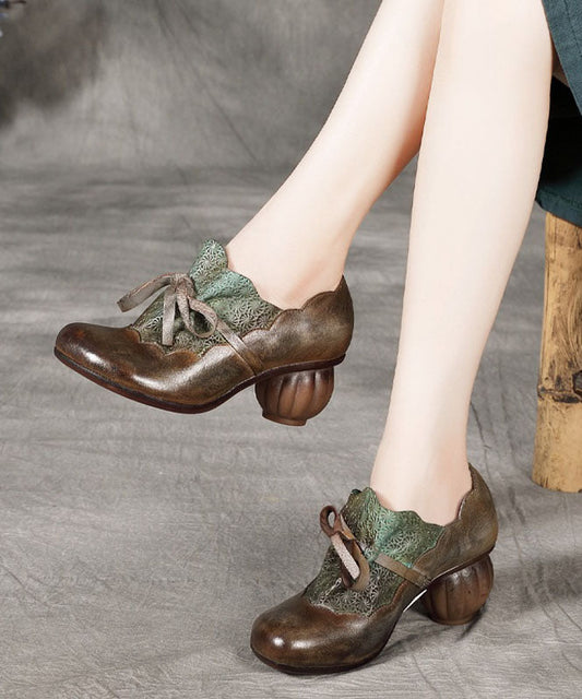 Effortlessly Elegant Heels with a Timeless Design