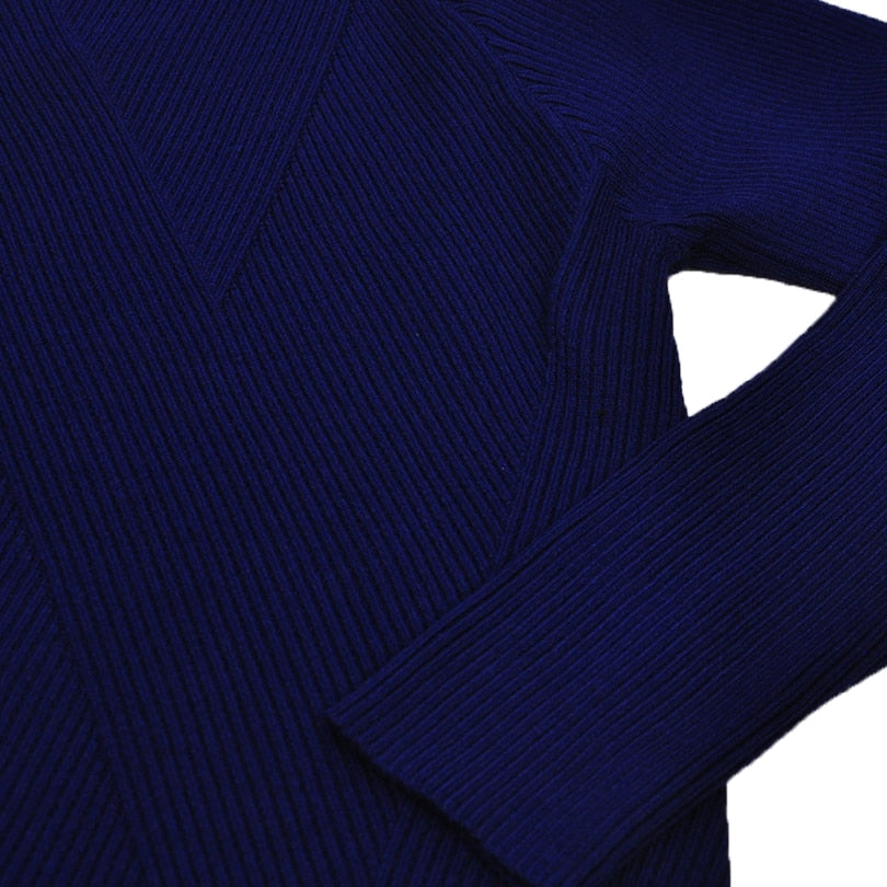 Classic Vintage Sweater with a Flattering Fit