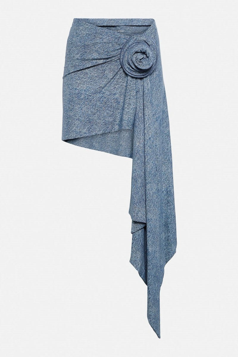 Well Tailored Garment with a Graceful Silhouette