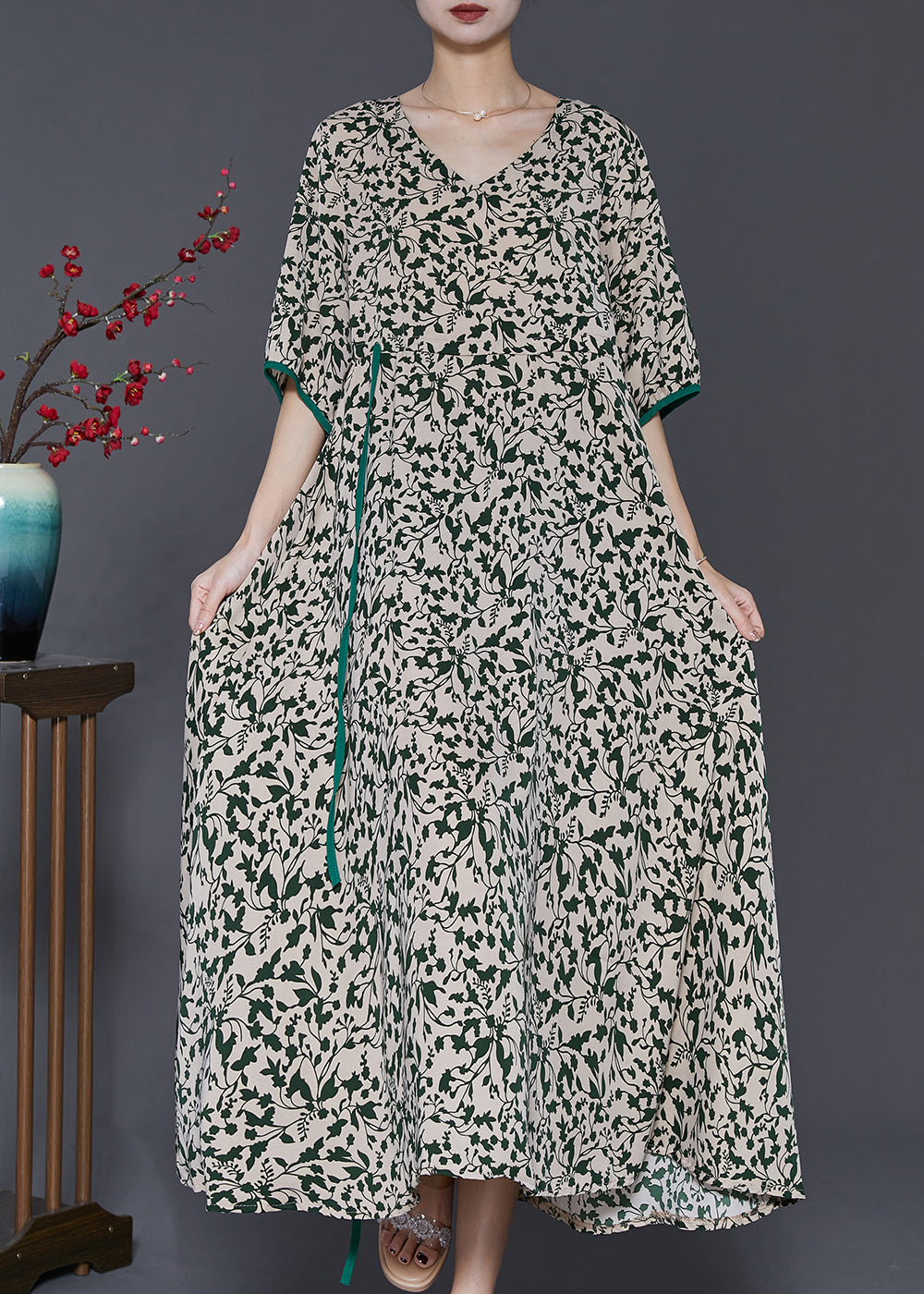 Well Tailored Dress with a Graceful Silhouette