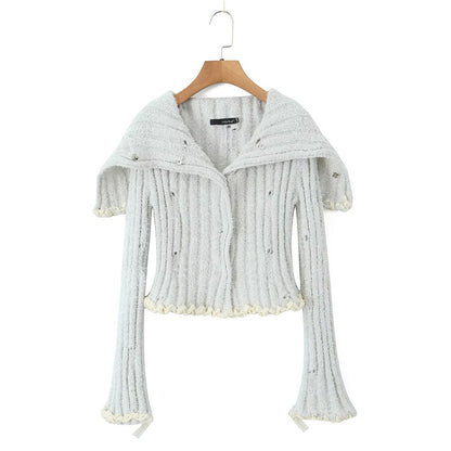 Effortlessly Elegant Sweater with a Timeless Design