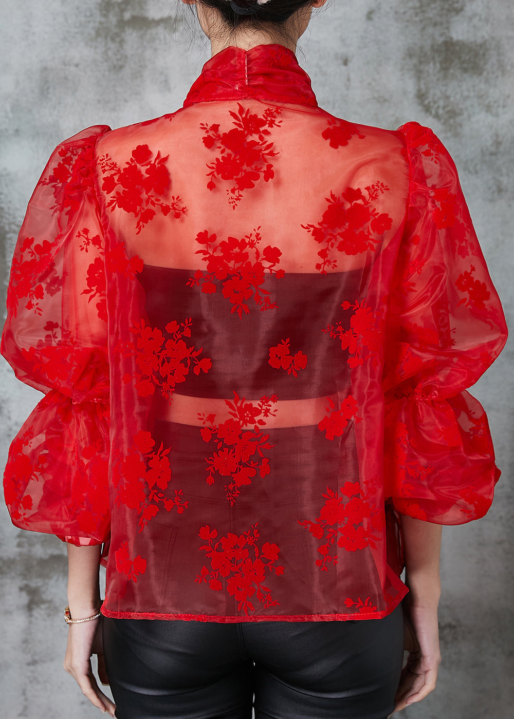 Effortlessly Elegant Blouse with a Timeless Design