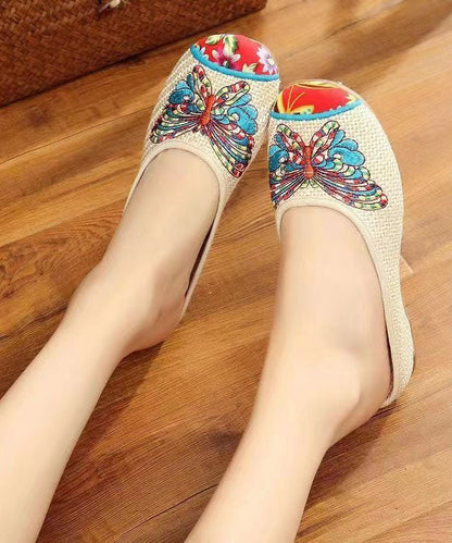 Effortlessly Elegant Sandals with a Timeless Design