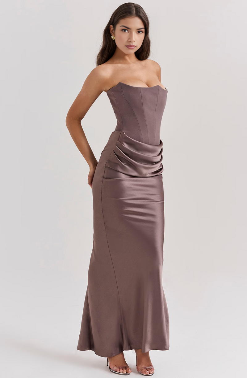 Gracefully Styled Dress for Any Occasion