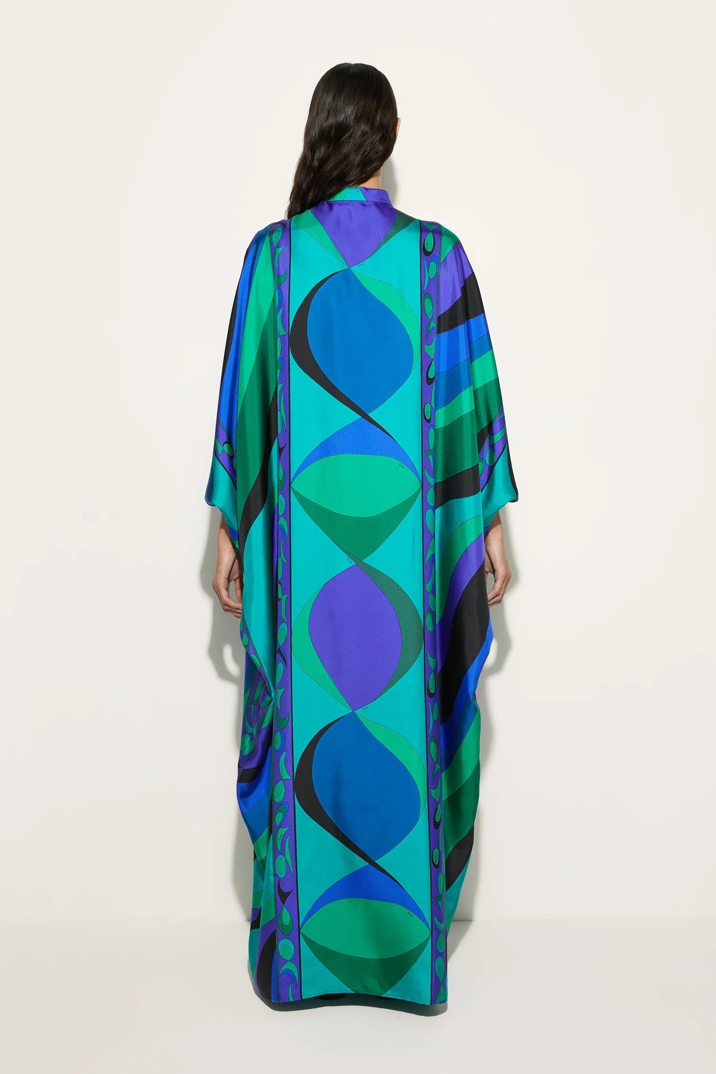 Well Tailored Garment with a Graceful Silhouette