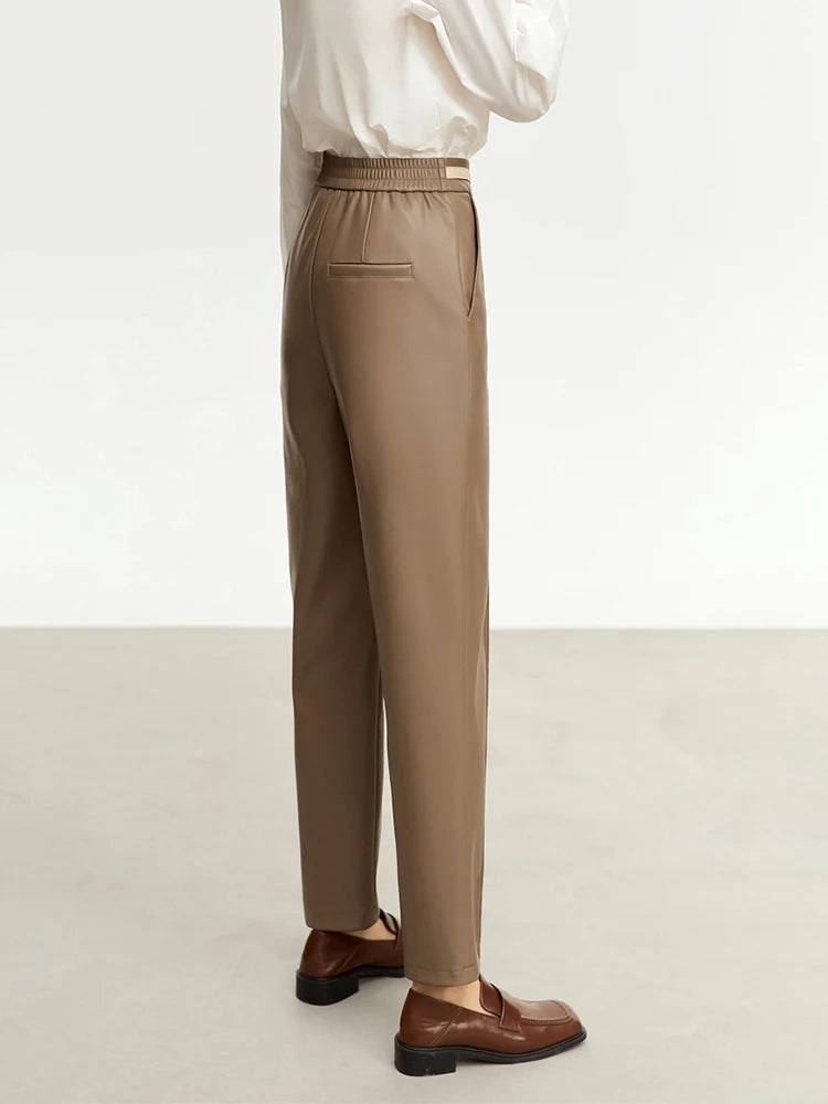 Beautifully Finished Pants in a Timeless Design