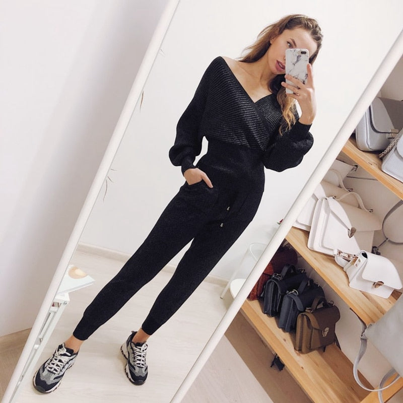 Classic Vintage Sweater with a Flattering Fit