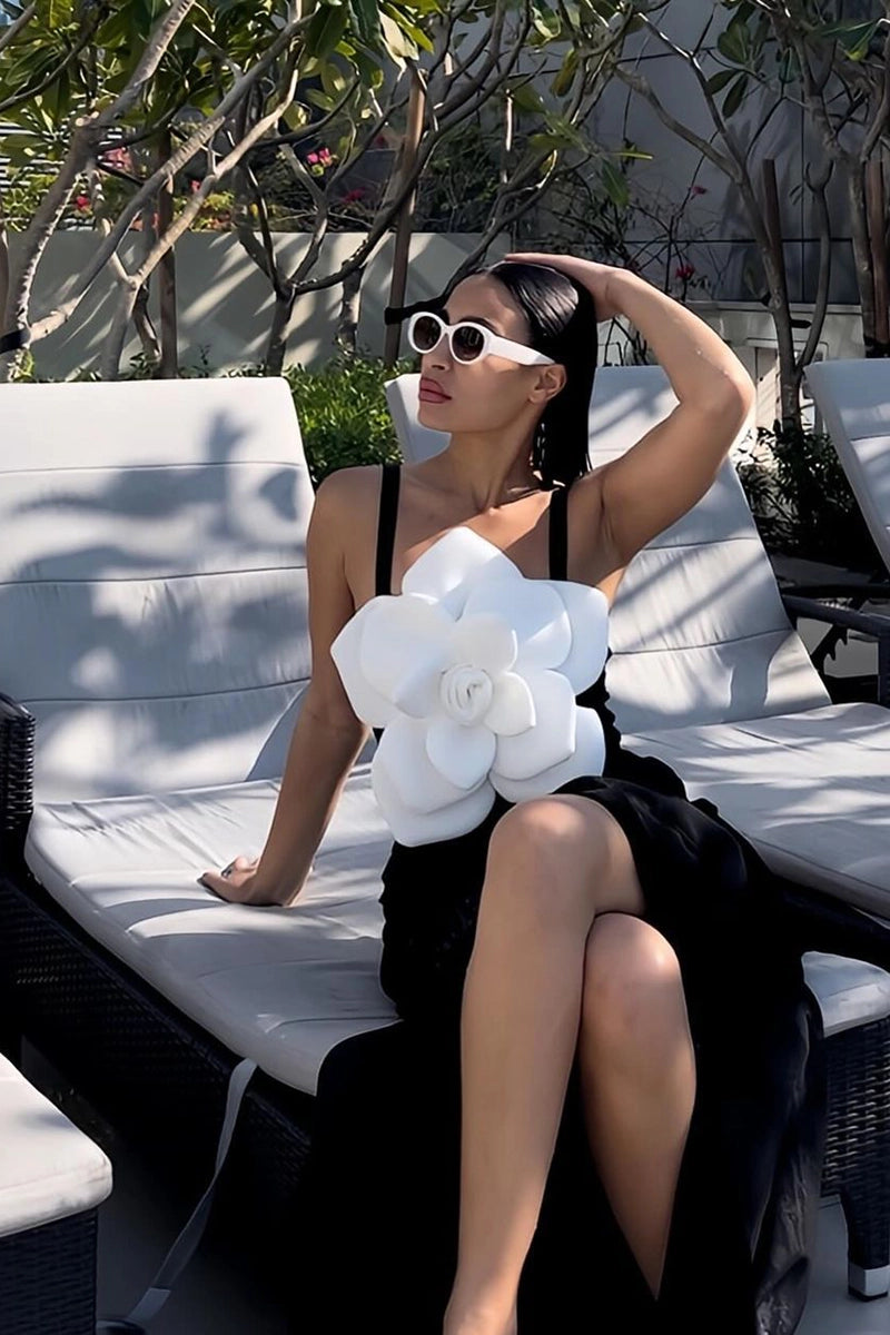 Well Tailored Swimsuit with a Graceful Silhouette