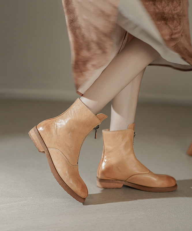 Well Tailored Boots with a Graceful Silhouette