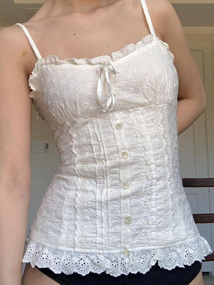 Well Tailored Top with a Graceful Silhouette